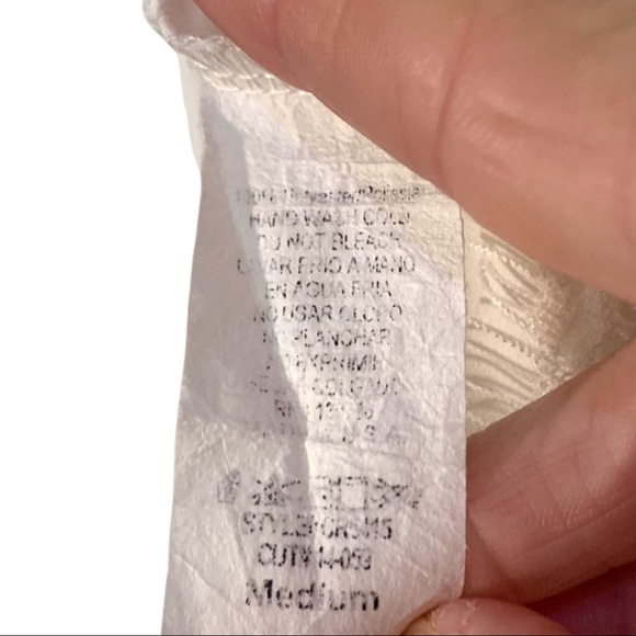 Dainty Hooligan white lace trim shorts romper w/ plunging neckline front & back - Picture 5 of 7